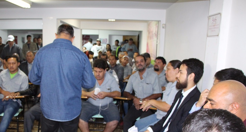 Depois de ouvir quase 1 hora de acusações e provas Dino ficou em silêncio